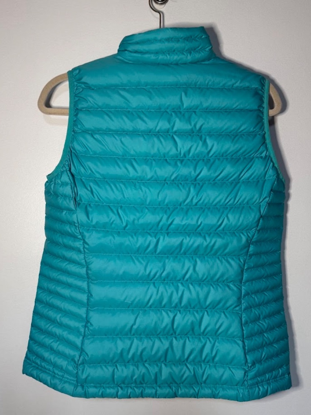 Patagonia Teal Blue Goose Down Quilted Puffer Vest - Picture 3 of 4